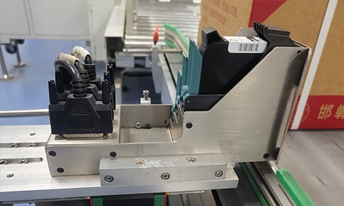 一箱一码喷码机：物联网发展的新引擎